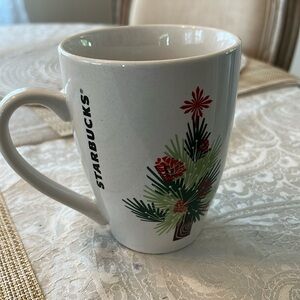 Starbucks Christmas Tree Holiday Mug White Coffee Mugs 16 oz Cup 2011 in EUC